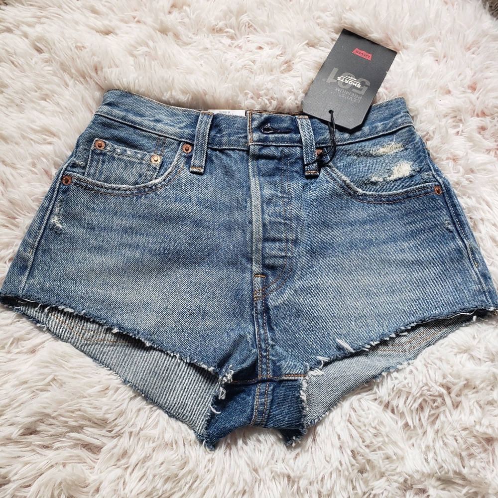 Womens Levi 501 micro jean shorts